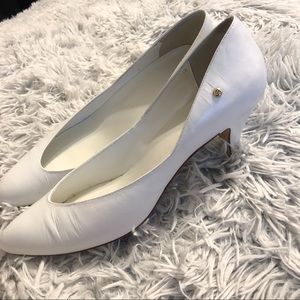 etienne aigner white pointed heels